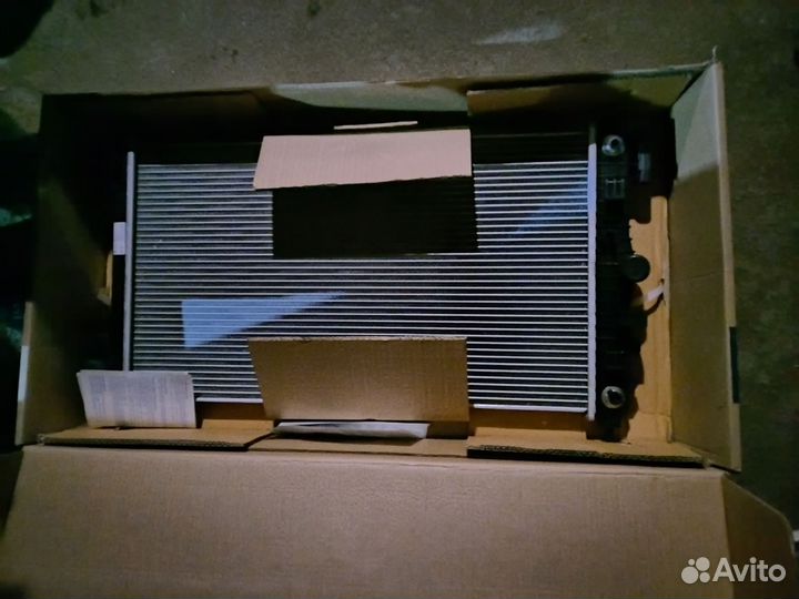 Радиатор охлаждения двигателя Opel insignia