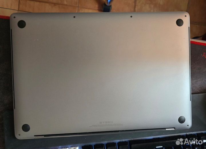 MacBook Pro 15 2018 Core i9 2.9 32gb 512g 555X 4GB