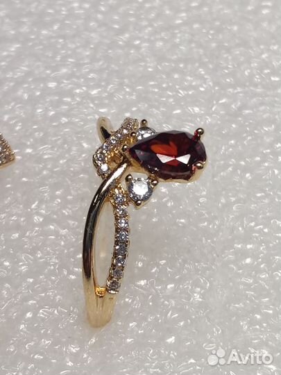 Золотой Комплект с Гранатом 18 размер