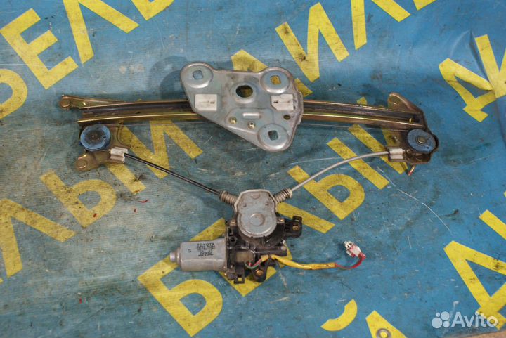 Передний правый стеклоподъемник Toyota Celica T230