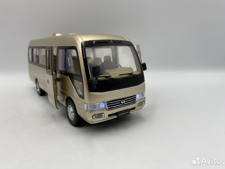 Модель авто Автобус Toyota Металл 1:24