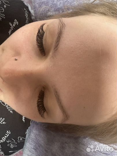 Мастер наращивания ресниц