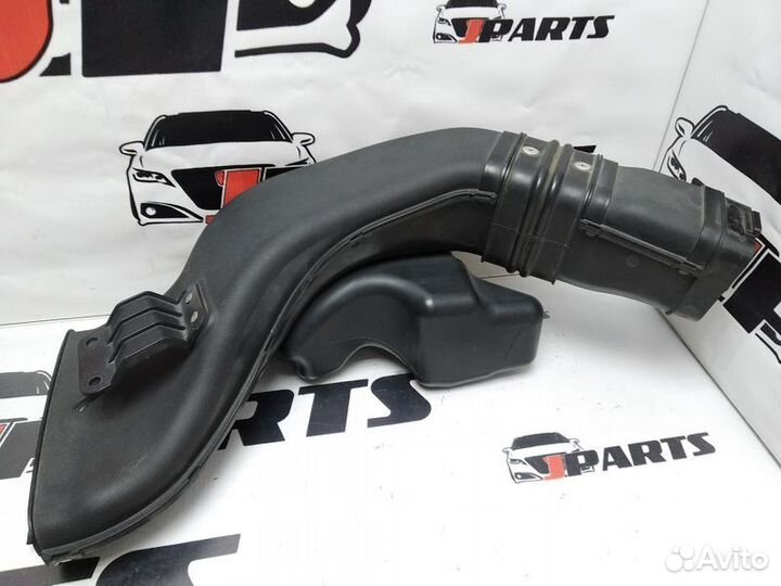 Воздухозаборник Mitsubishi Outlander II (2005—2009