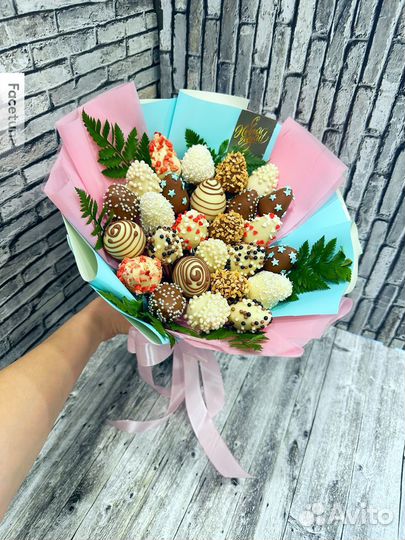 Клубника в шоколаде. Съедобные букеты