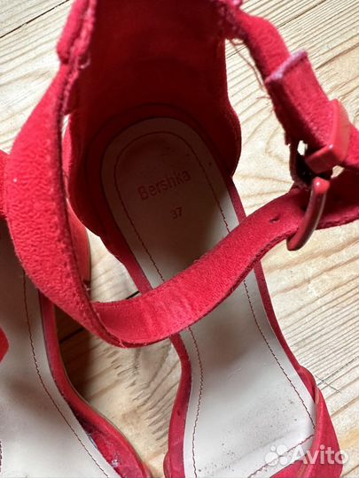 Босоножки bershka 37