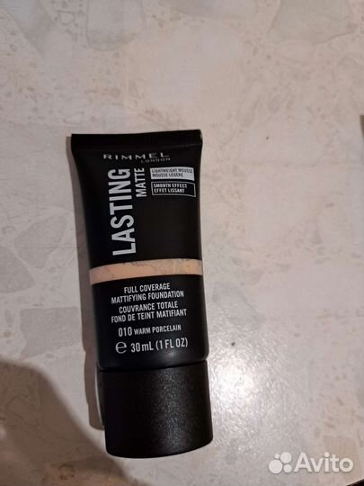 Тональный крем rimmel