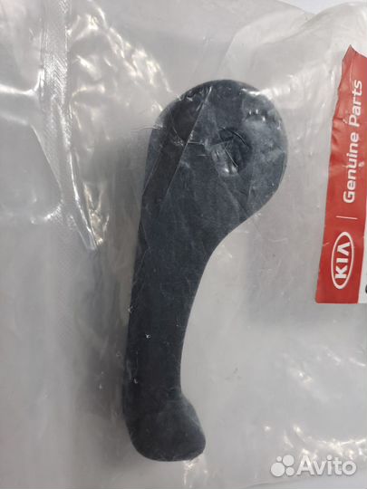 Ручка троса привода замка капота