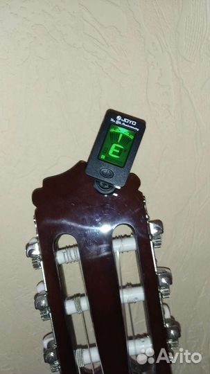 Тюнер для гитары