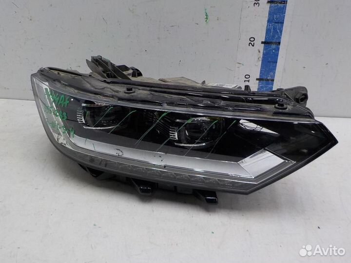 Фара правая Volkswagen Passat