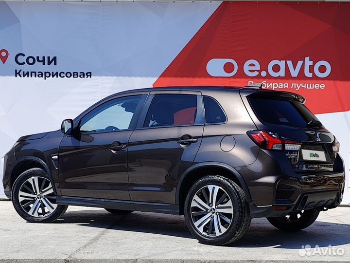 Mitsubishi Outlander Sport, 2020