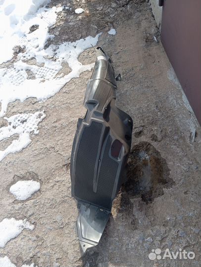 Подкрылок передний правый kia rio 3