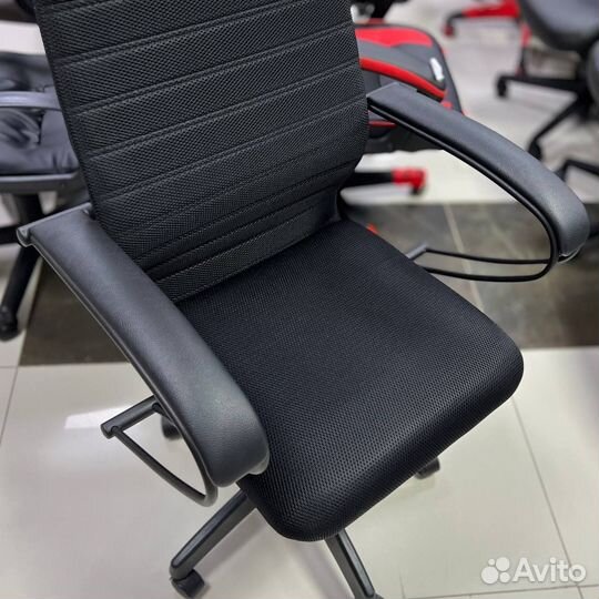 Офисное кресло SU-C-10/подл.100/осн.001 (цвета)