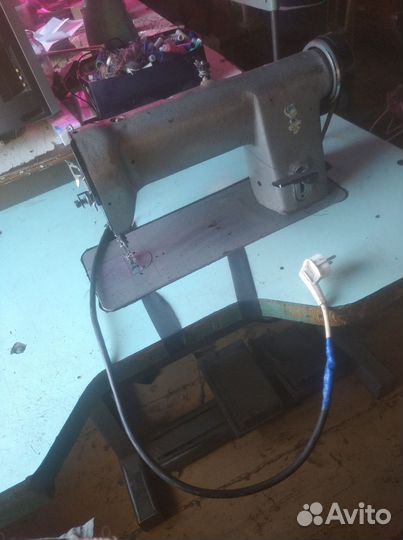 Швейная прямострочная машина