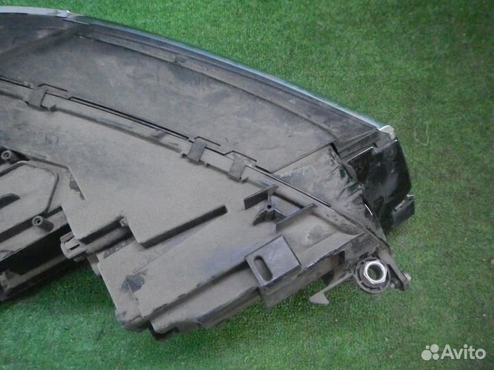 Фара левая Volkswagen Tiguan