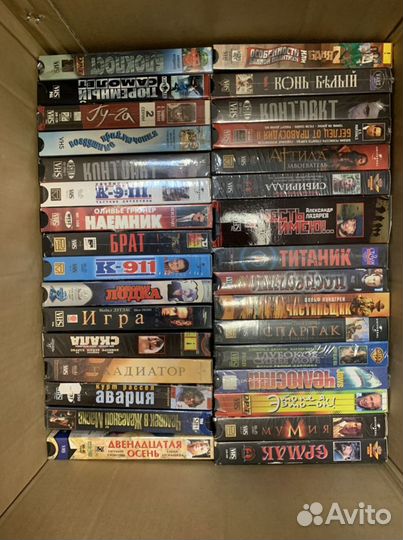 Коллекция видеокассет VHS и видак - видеосалон