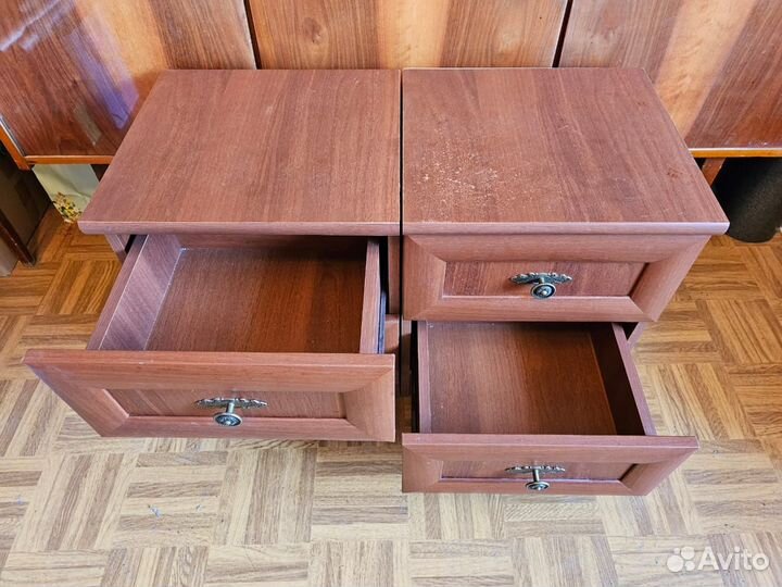 Тумбочки прикроватные