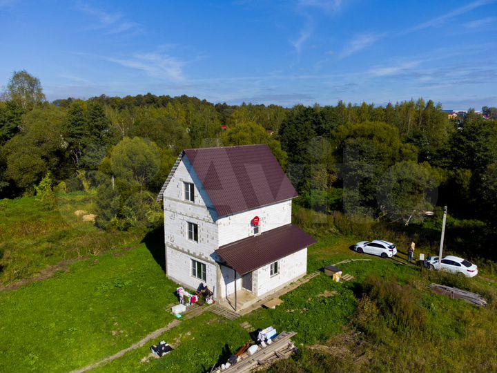 Дом 196 м² на участке 12 сот.