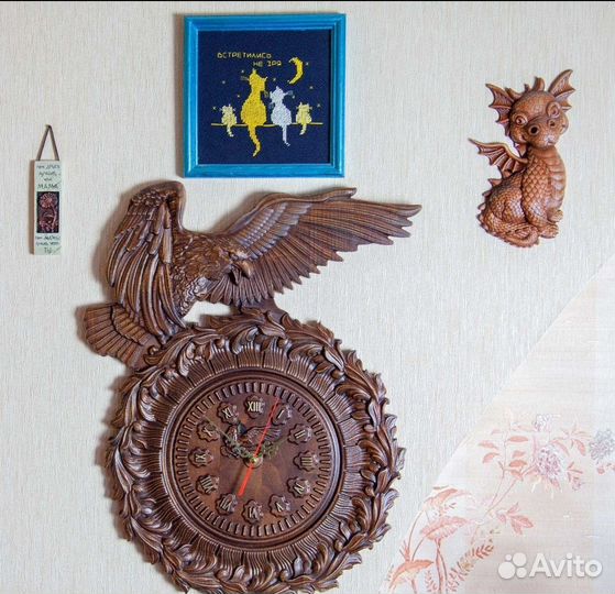 Часы орел резные из дерева декор сувенир