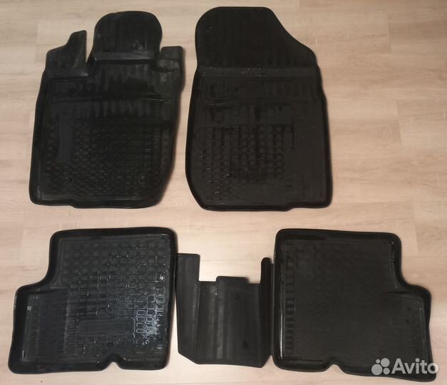 Автомобильные коврики для Renault Logan I