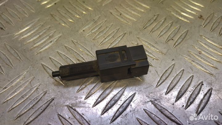 Б/У Датчик включения стопсигнал Nissan Almera