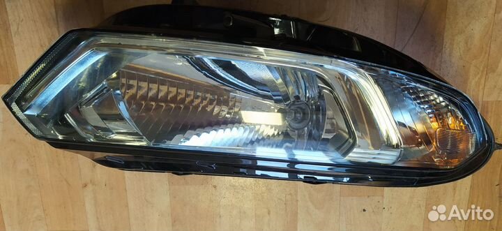 Фара правая Ford EcoSport