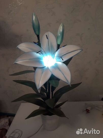 Интерьерный светильник лилия