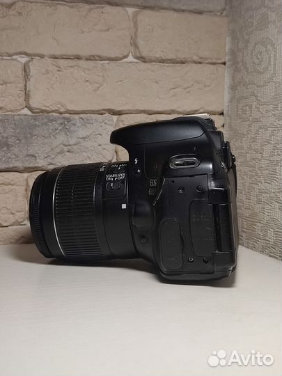 Canon eos 600d с объективом 18-55mm Kit