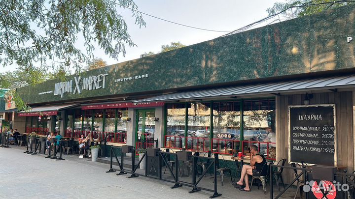 Повар шаурмист