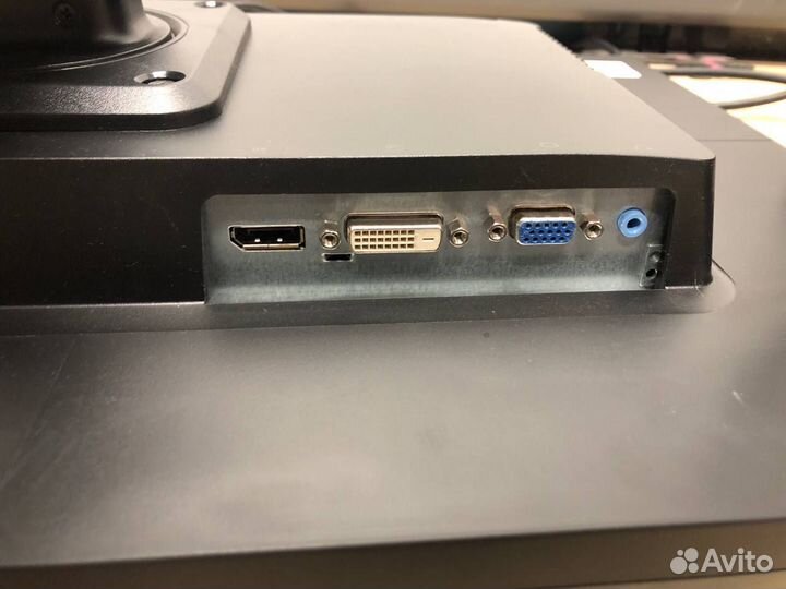 Монитор 24 дюйма DVI-D DisplayPort VGA