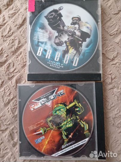 Аудио кассеты с записью и видео кассеты