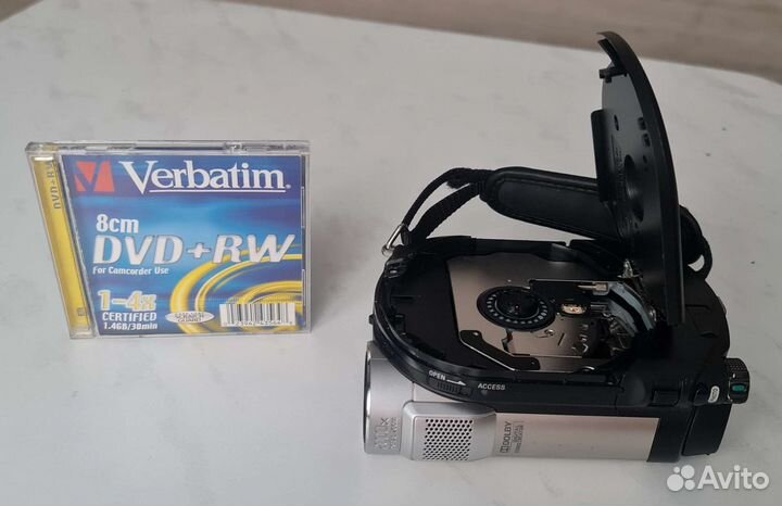 Видеокамера Sony DCR-dvd650e