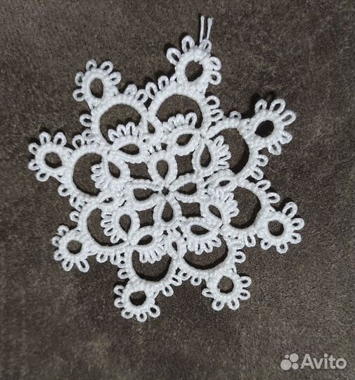 Фриволите снежинки на ёлку