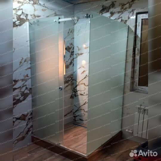 Душевая стеклянная кабина