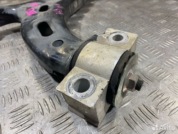 Рычаг нижний передний правый Subaru Outback BS