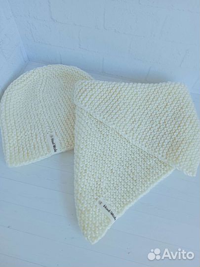 Спортивный вязаный комплект шапка и манишка