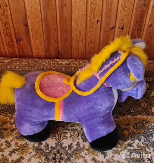 Лошадь плюшевая