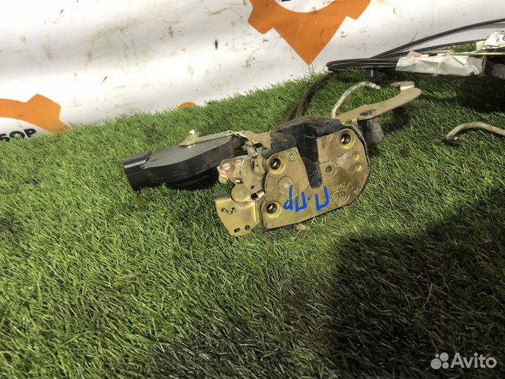 Замки передних дверей Geely Mk