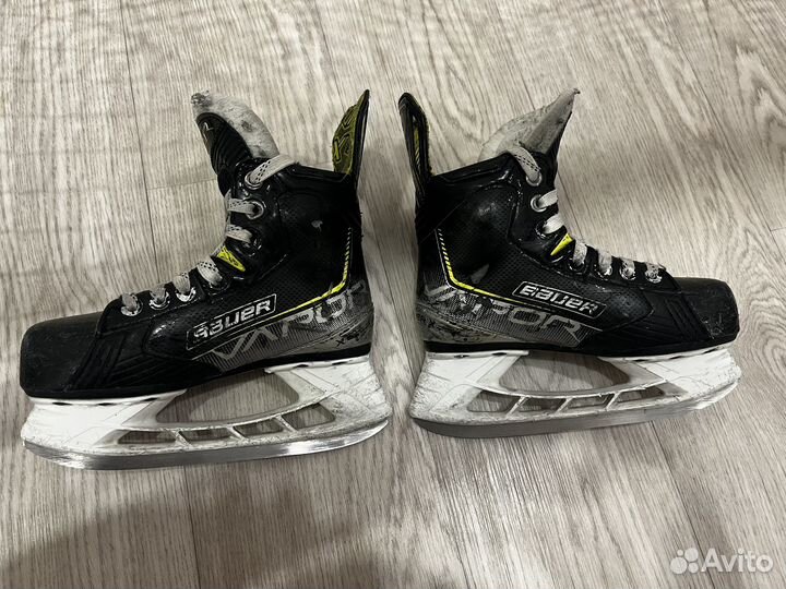 Коньки хоккейные