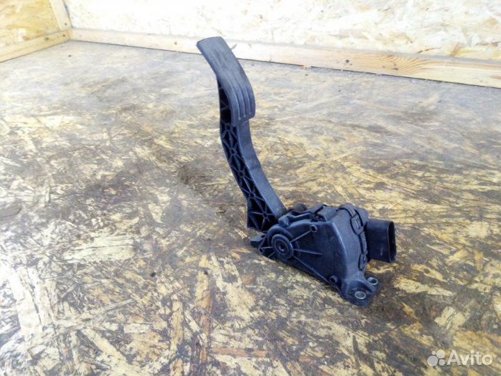 Педаль газа Ford Fusion