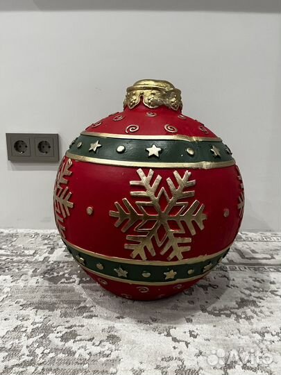 Статуэтка новогоднего шара