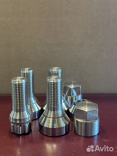 Титановые секретки на колеса