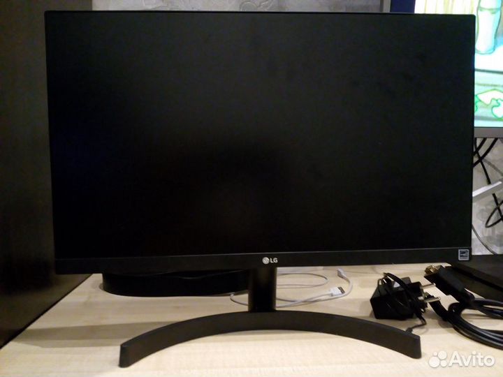 Монитор LG 22