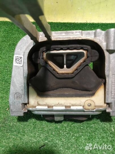 Опора двигателя правая Volkswagen Passat (B8) 20