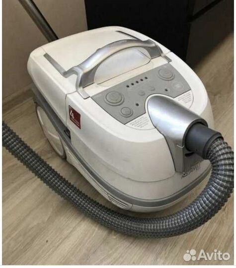 Моющий пылесос Zelmer