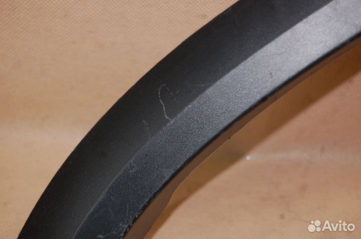 Накладка крыла переднего левого - Toyota Fortuner