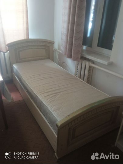 Кровать