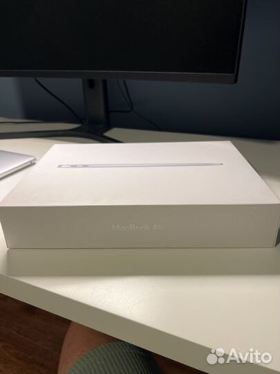 Коробка от Apple MacBook Air M1