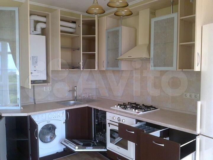 2-к. квартира, 52 м², 2/4 эт.