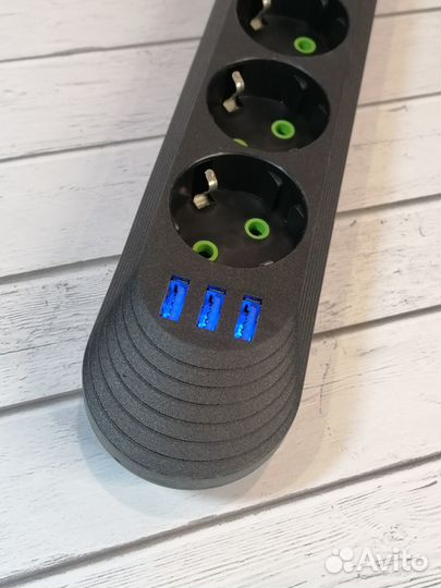 Сетевой фильтр 3 USB 4 розетки. Белые и черные