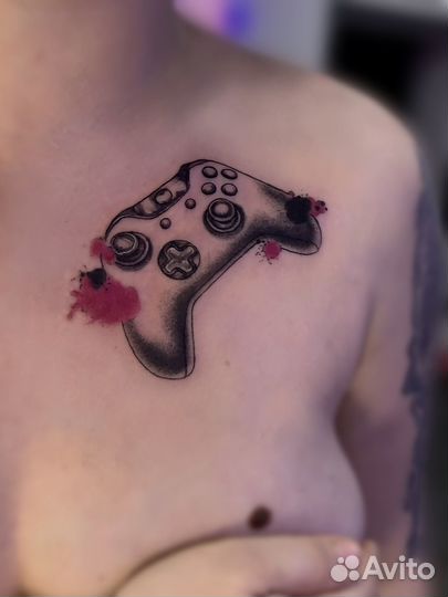 Мастер татуировки